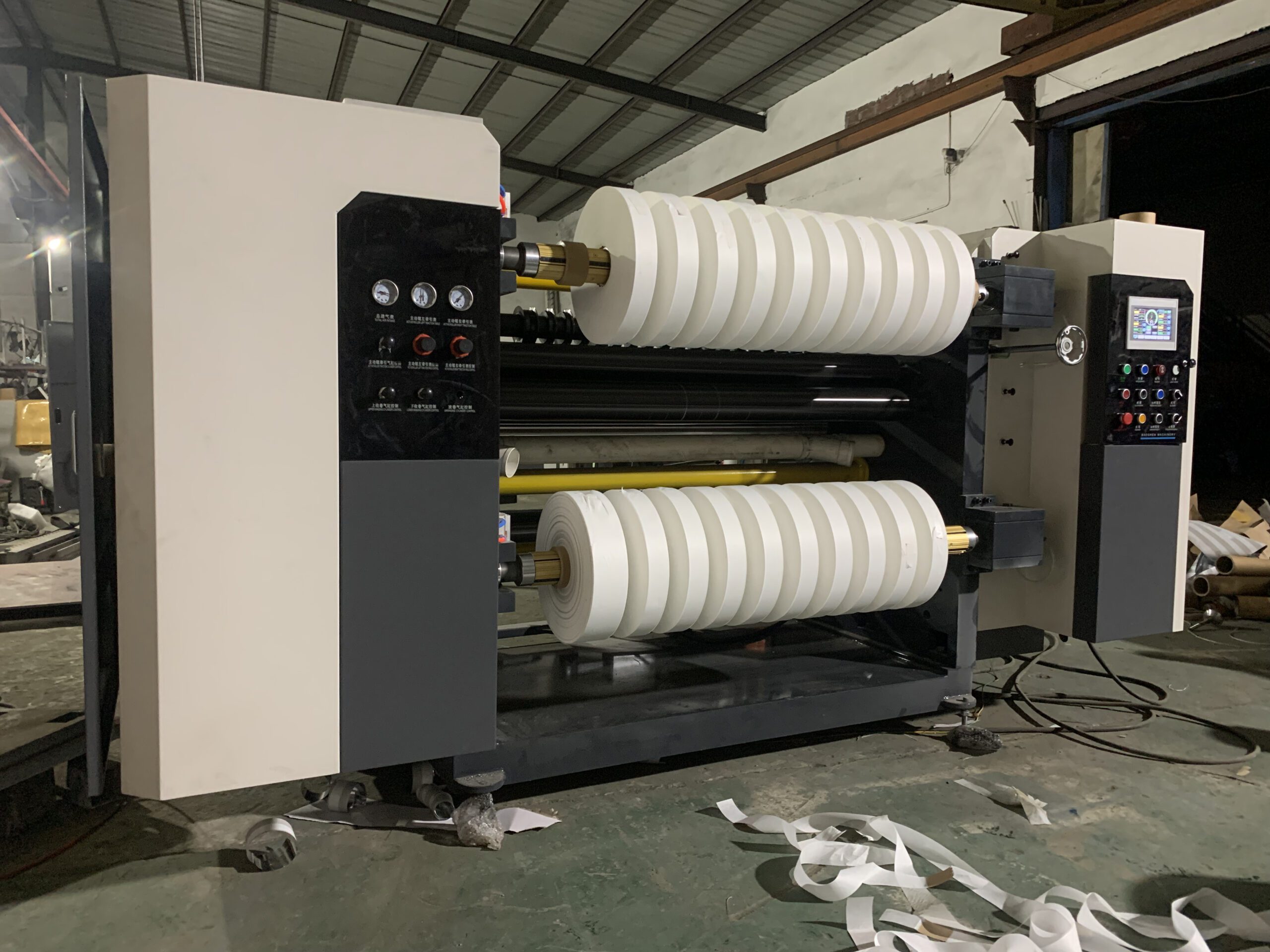 Non-woven Fabrics and Leather Cloth Roll Slitting Machine