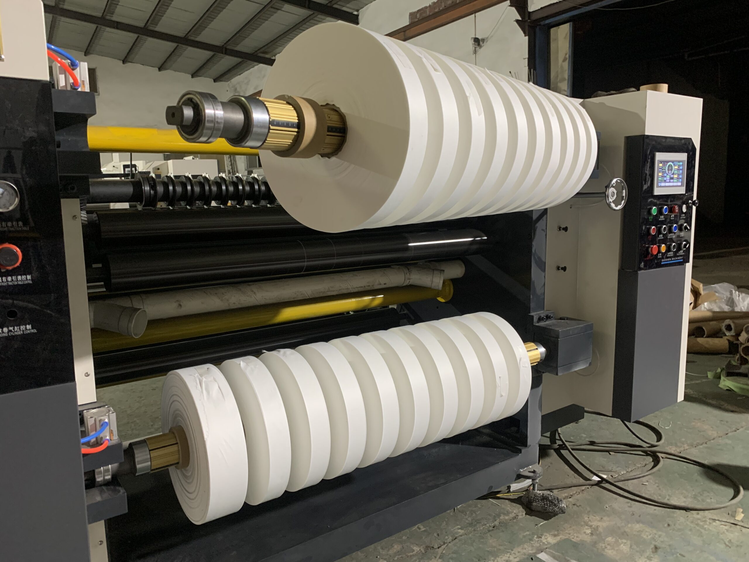 Non-woven Fabrics and Leather Cloth Roll Slitting Machine